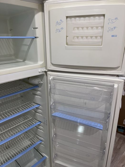 Холодильник INDESIT