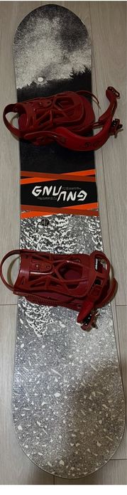 Продавам сноуборд GNU 158 см/ автомати drake fifty