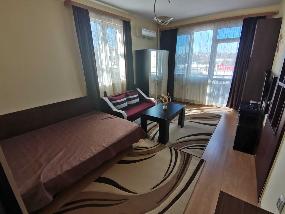 Продава се Едностаен апартамент в Плевен, Идеален център - 44 кв.м за 1523 €/кв.м - Снимка #1