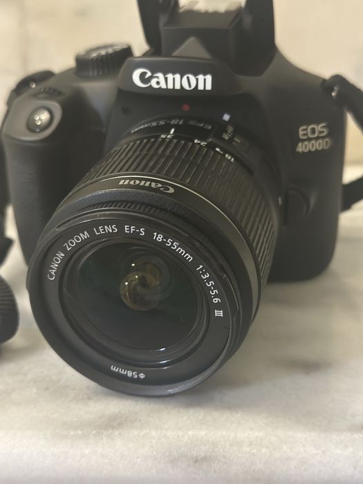 Aparat Foto Canon 4000D + obiectiv 18-55 mm