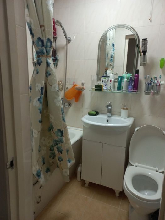 Продается своя 1/1/4 квартира (галерейка) на массив куйлюк 3