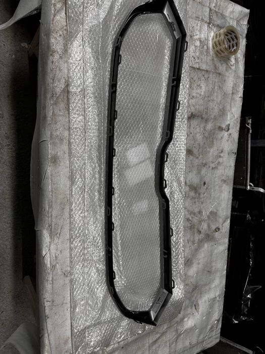 Ramă grilă radiator skoda superb 4.cod:3p0853761.