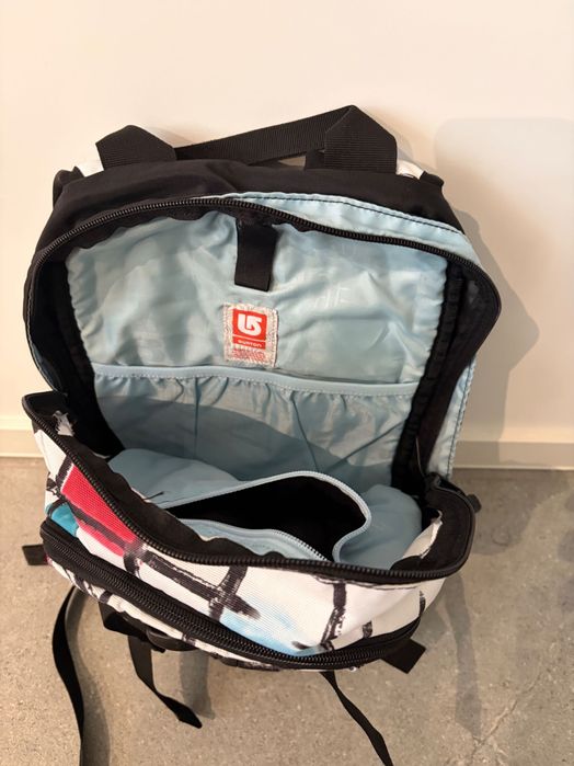 Раница Burton Treble Yell – Свеж дизайн и много функционалност