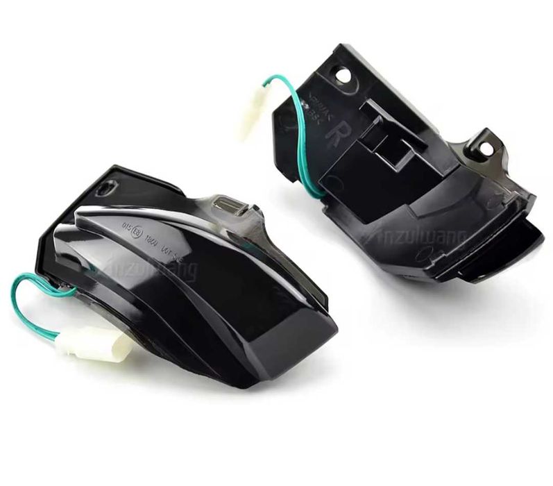 Динамични бягащи мигачи за огледалата за Тойота Toyota Corolla Yaris