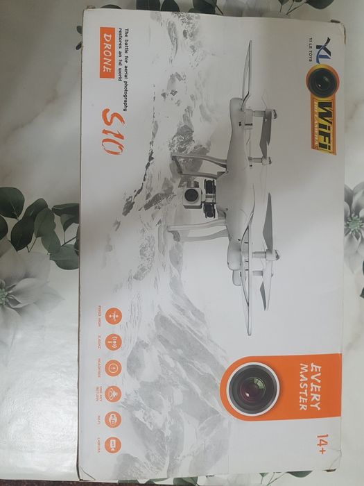 Dronă cu cameră pentru exterior