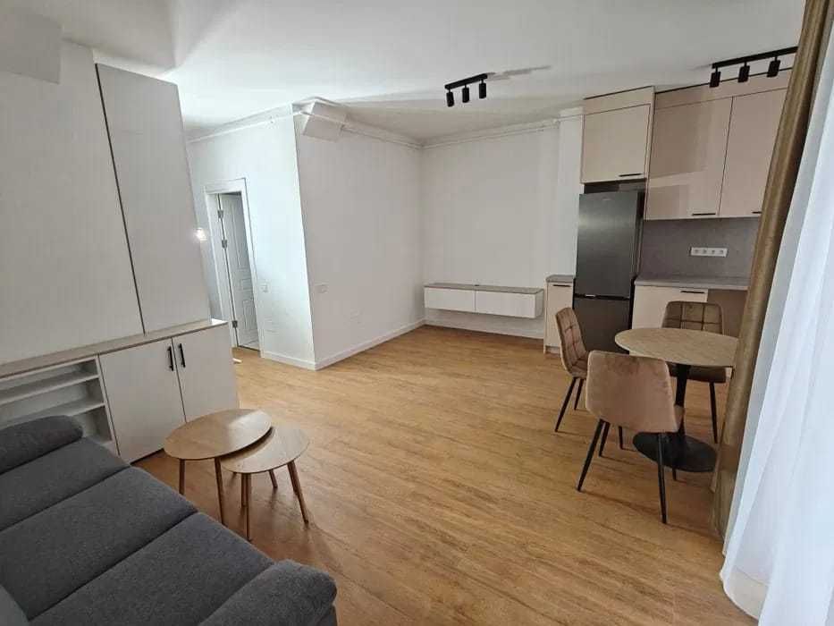 Inchiriez apartament  doua camere in Floresti, str. Eroilor nr. 380, 47 mp, et 3, lift, parcare inclusa, bloc nou, prima inchiriere