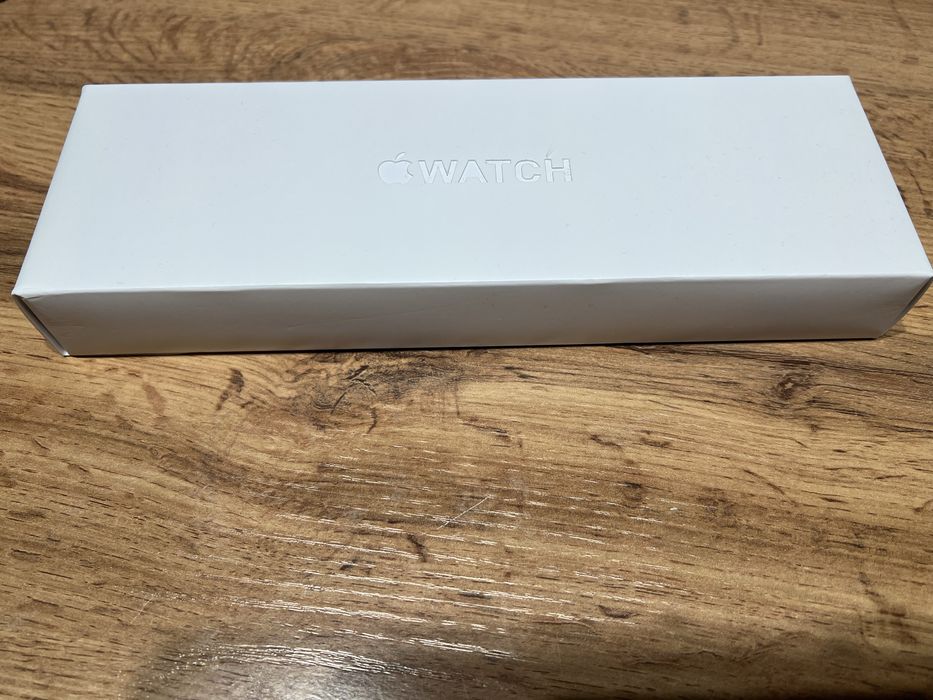 Часы Apple Watch новый .