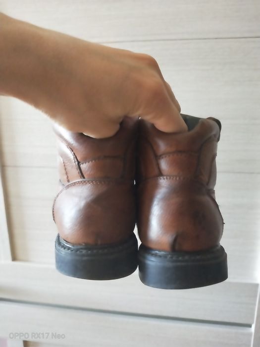 Продам детские ботинки