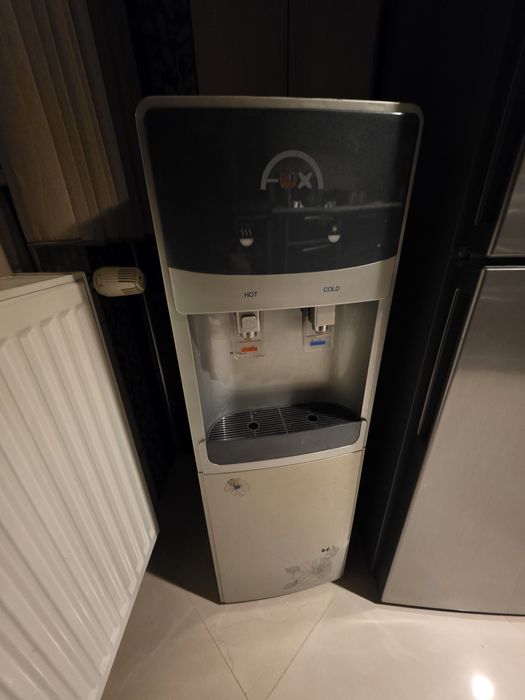 Dozator de apa cu frigider