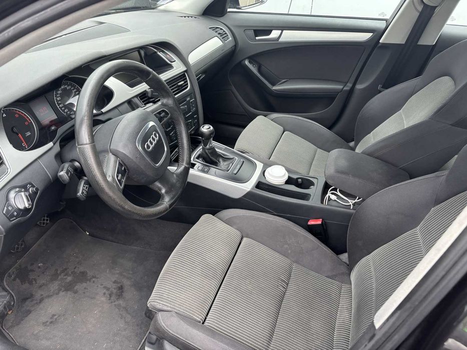 Dezmembrari dezmembrez Audi A4 Berlina 1.8 TFSI cod motor CDH