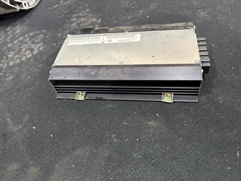 Vw Phaeton 2003 година Усилвател