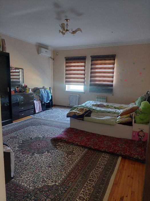 Jizzax shahar qoq markazida Stadion koʻchada 5 xonali uy srochne sotil