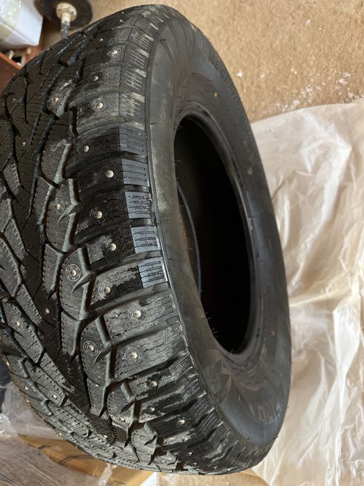 Зимние шины 265/65R17 (4 шт.)