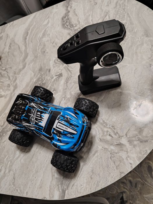 Masinuta cu telecomanda