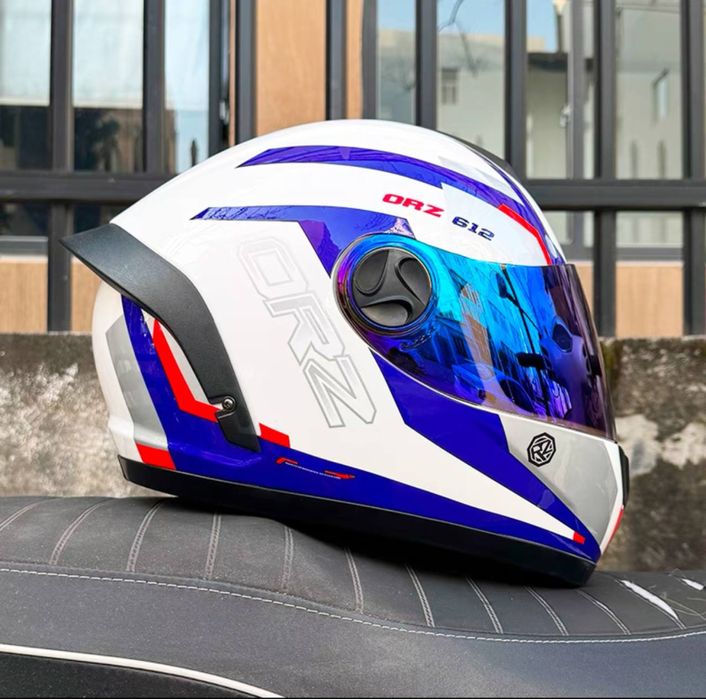 Мотоциклетный шлем фирмы ORZ. + Бонус