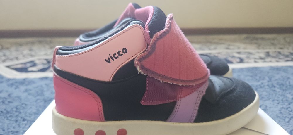 Qizlar uchun Vicco krossofkasi