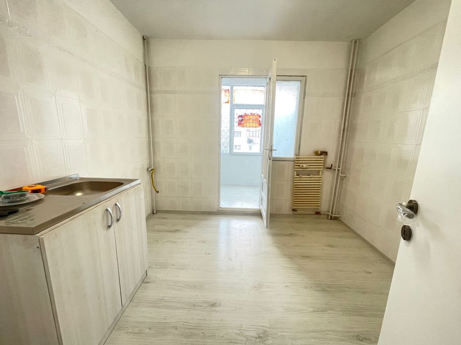 Zona Nord (Selgros) , 2 camere ,etaj 3.