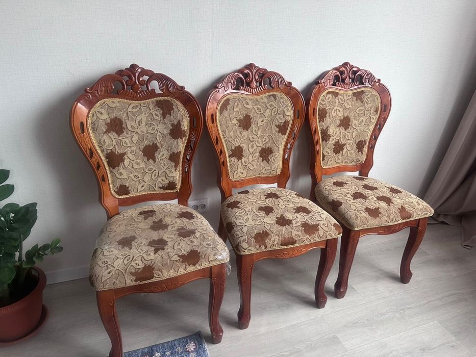 Продам стулья 3 штуки