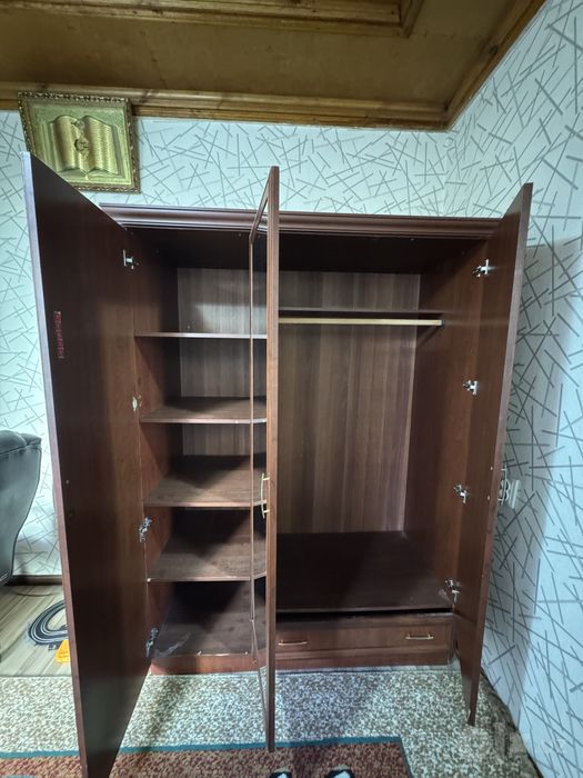 Продается Б/У Шкаф