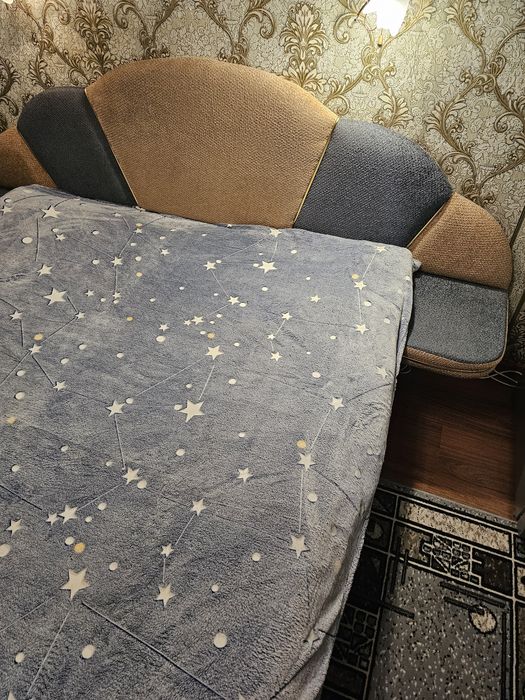 Кровать с матрасом