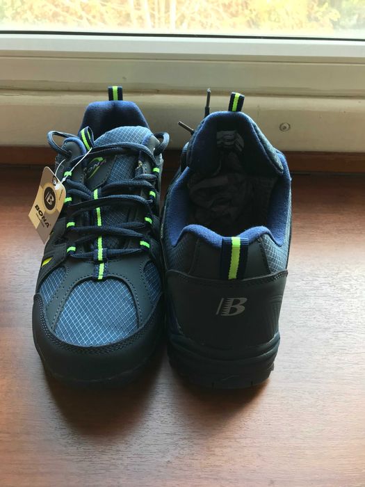 Кроссовки новые BONA.