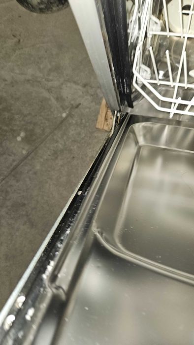 Съдомиялна Hotpoint Ariston, за части или ремонт