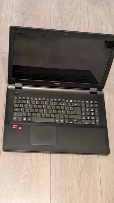 Laptop Acer E5 721 AMD A6 ecran mare 17