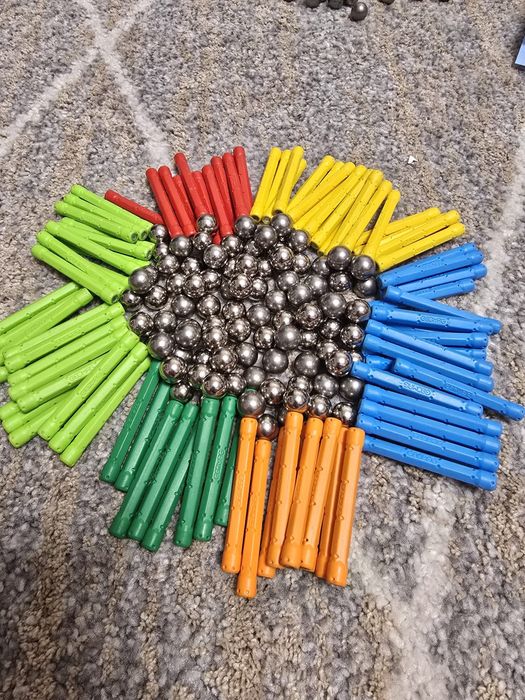 Vand set magnetic Geomag 190 piese color !