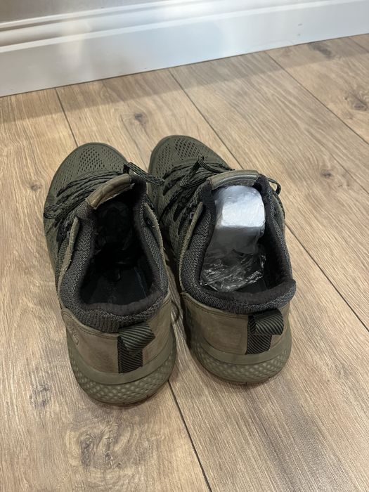 Продам мужские крассовки timberland