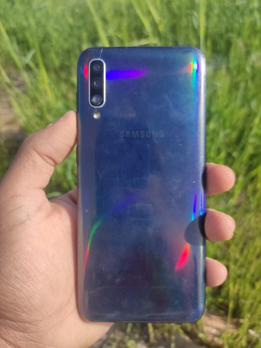 Samsung a50 64 GB ishlashi yaxshi