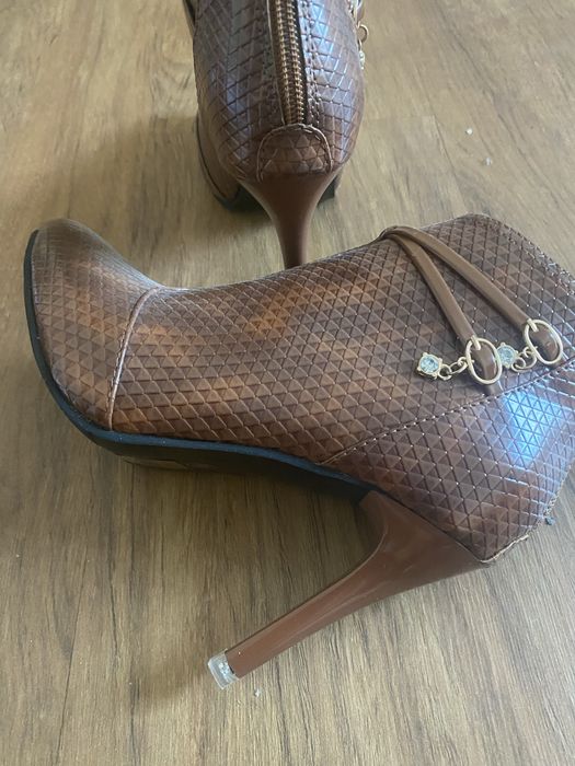 Ghetute dama, model piele sarpe, maro