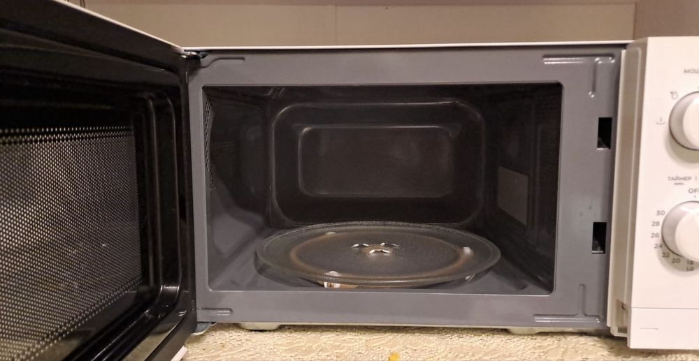 Микроволновка Midea