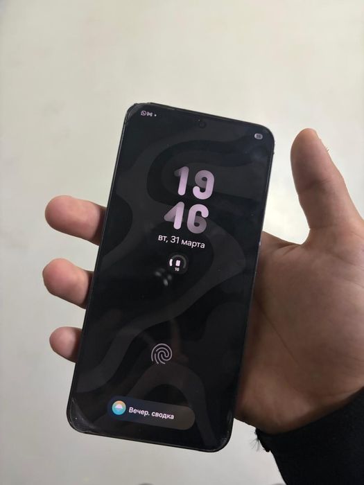 Продаю телефон S24