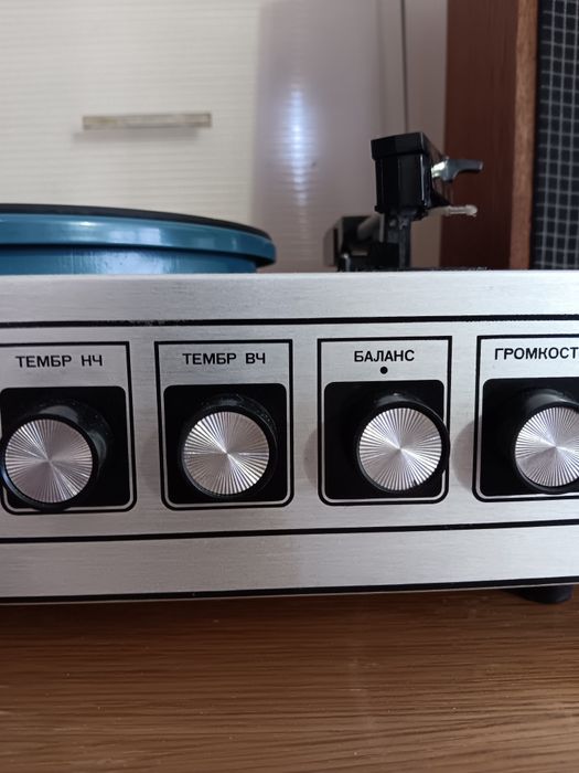 Adevarata legenda! Vand pick-up Akkord 201 stereo perfect funcțional ș