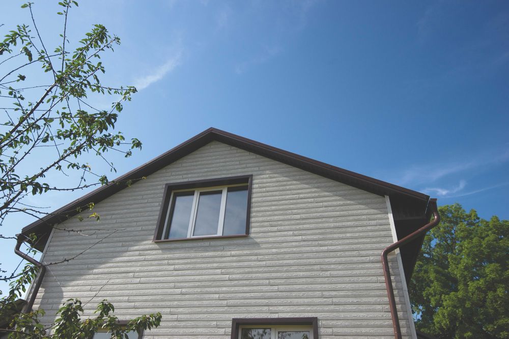 Сайдинг под дерево Винтаж Хокла. Металлочерепица, ондулин, осп