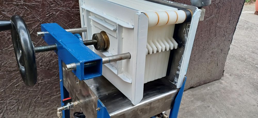 Pompa transfer vin ,filtru vin inox ,pompa camera aer