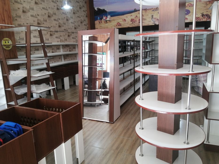 Магазин полкалари сотилади. Холати яхши