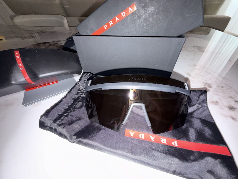 Ochelari de soare Prada
