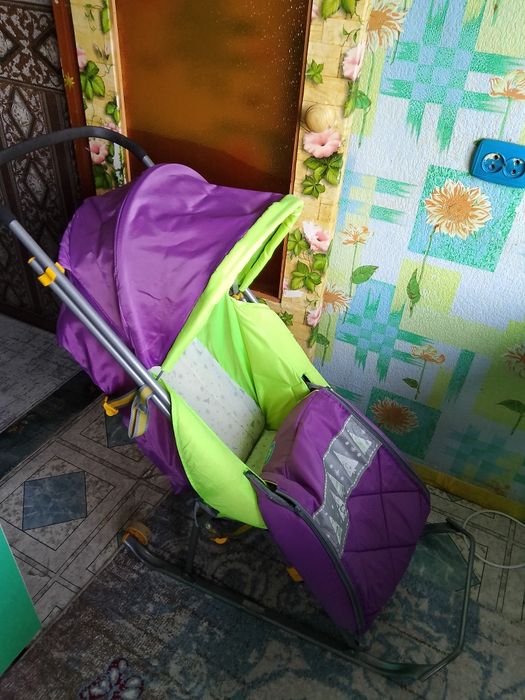 Продам санки детские