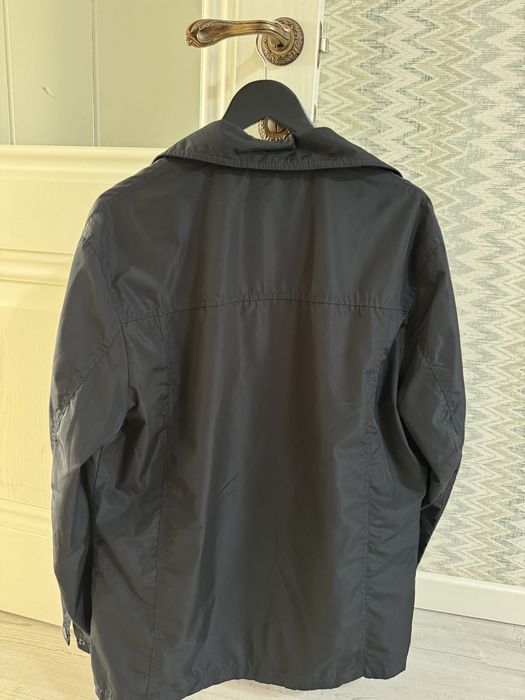Продам ветровку мужскую