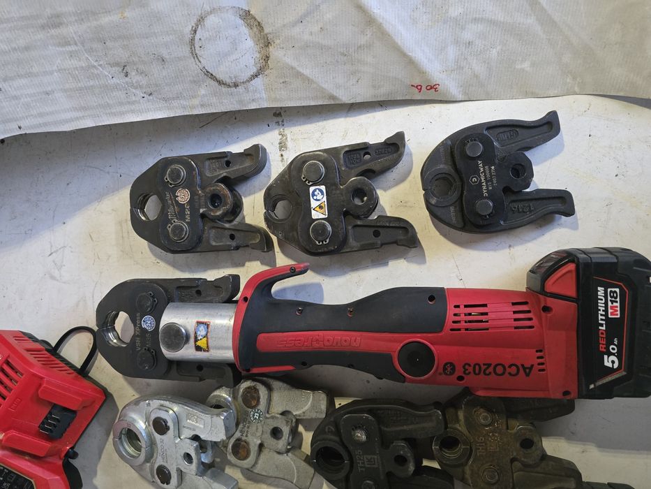 Vand prese de sertizat