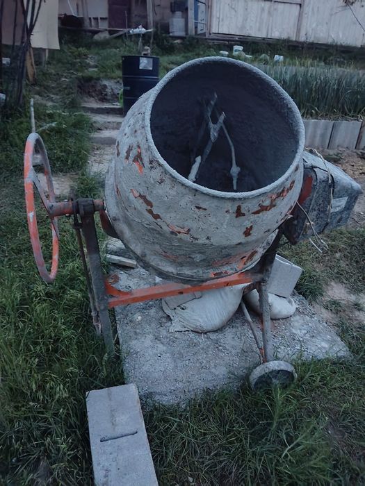 Продам бетономешалку