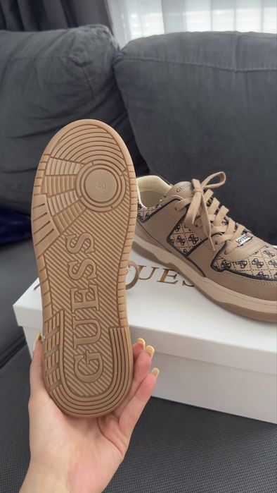 Маратонки Guess