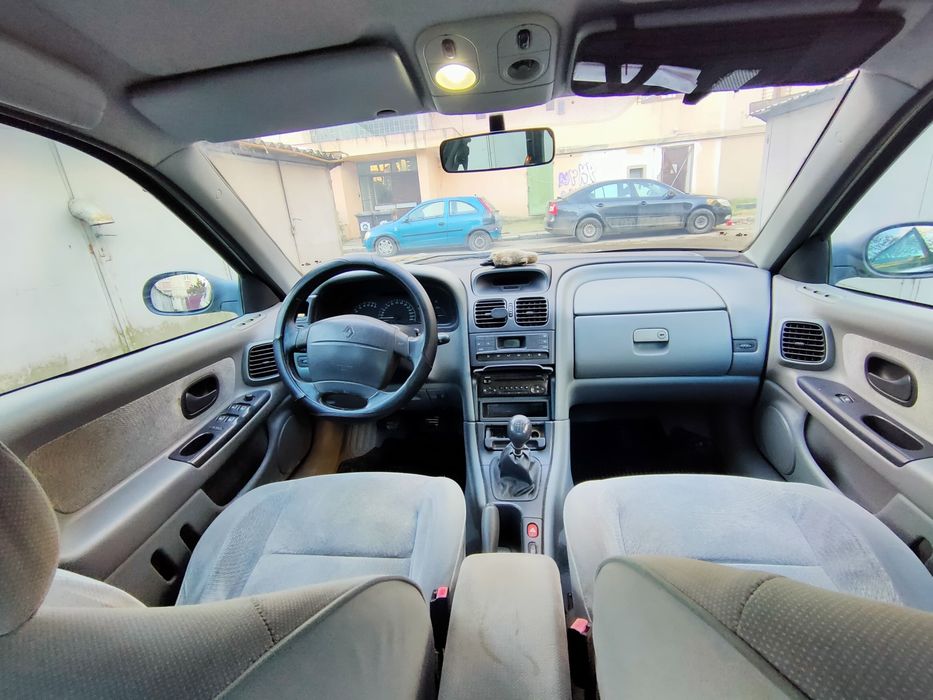 Dezmembrez Renault Laguna 1 ph2 1.6 16v 1998 editie Concorede