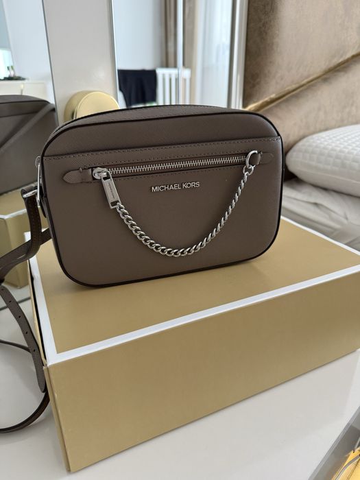 Продается оригинал Michael Kors