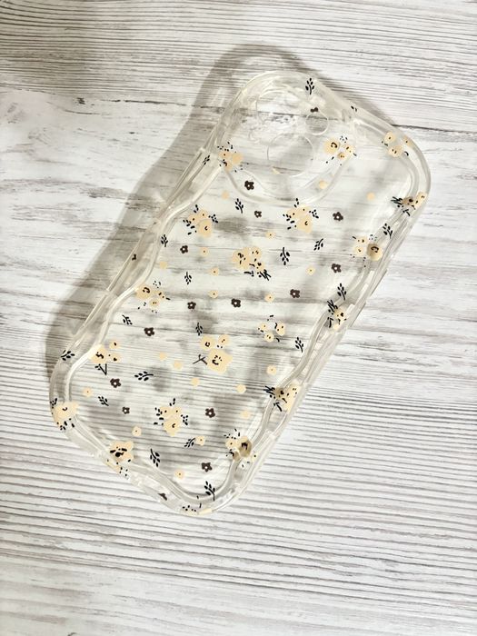 Чехлы на айфон 15