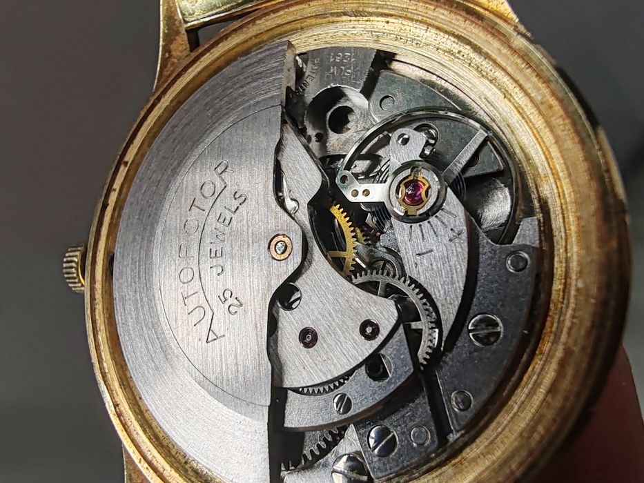 Ceas Anker Automatic Calendar Funcționează excelent!