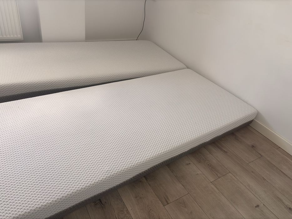 2 Saltele în stare foarte bună