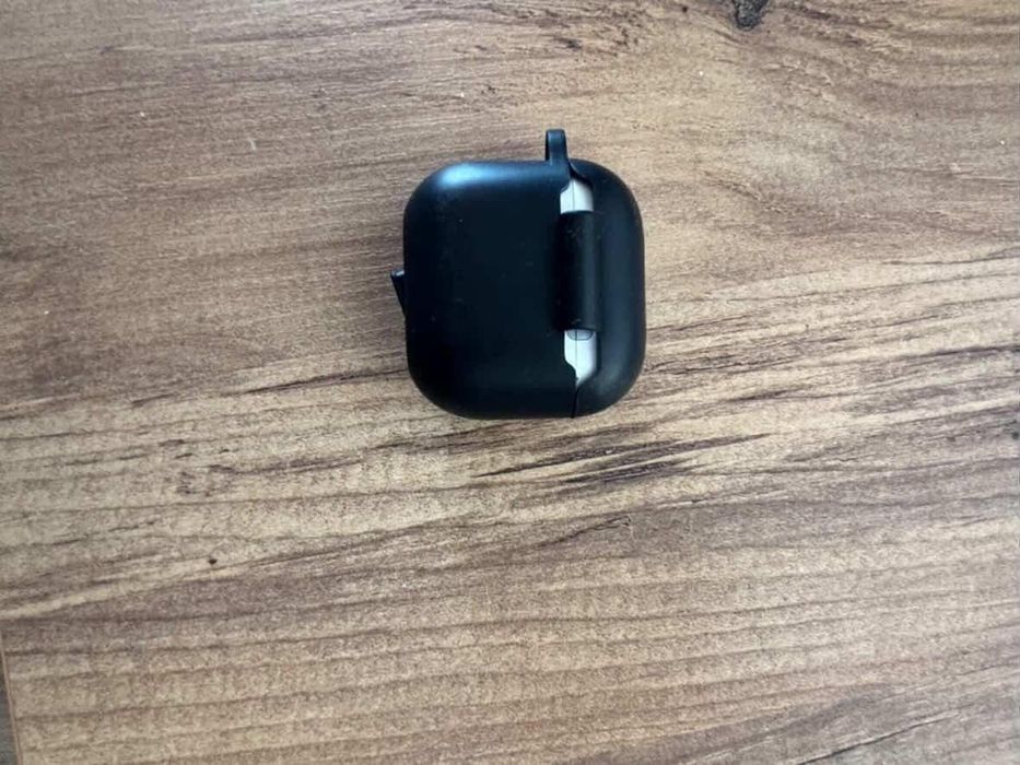 AirPods generația a 4 a