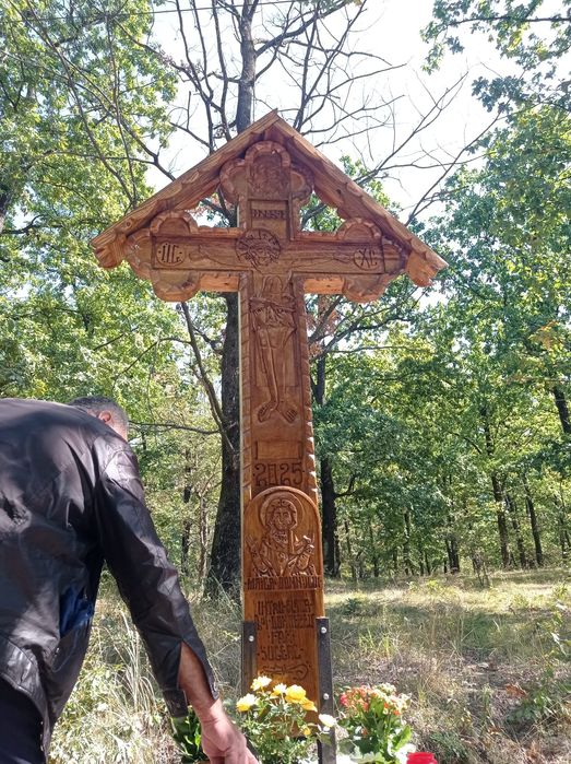 troita sculptata manual pe lemn de stejar  , preturi reale